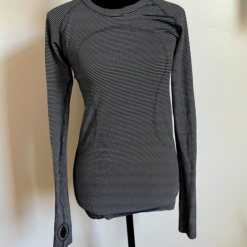 Lululemon Swiftly Tech long sleeve